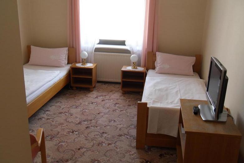 Adler Bed & Breakfast Swarzędz Oda fotoğraf